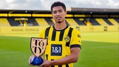 贝林厄姆如何闪耀足球世界，FC足球明星的崛起