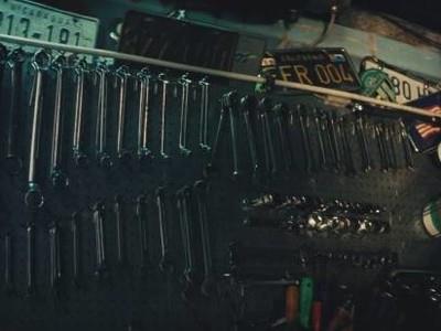 生化危机9安魂曲将于2月27日发售，里昂驾驶保时捷Cayenne GT对抗新挑战