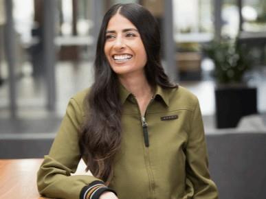 菲尔·斯宾塞卸任Xbox掌门，AI专家夏尔马接任，引发行业人才路径讨论